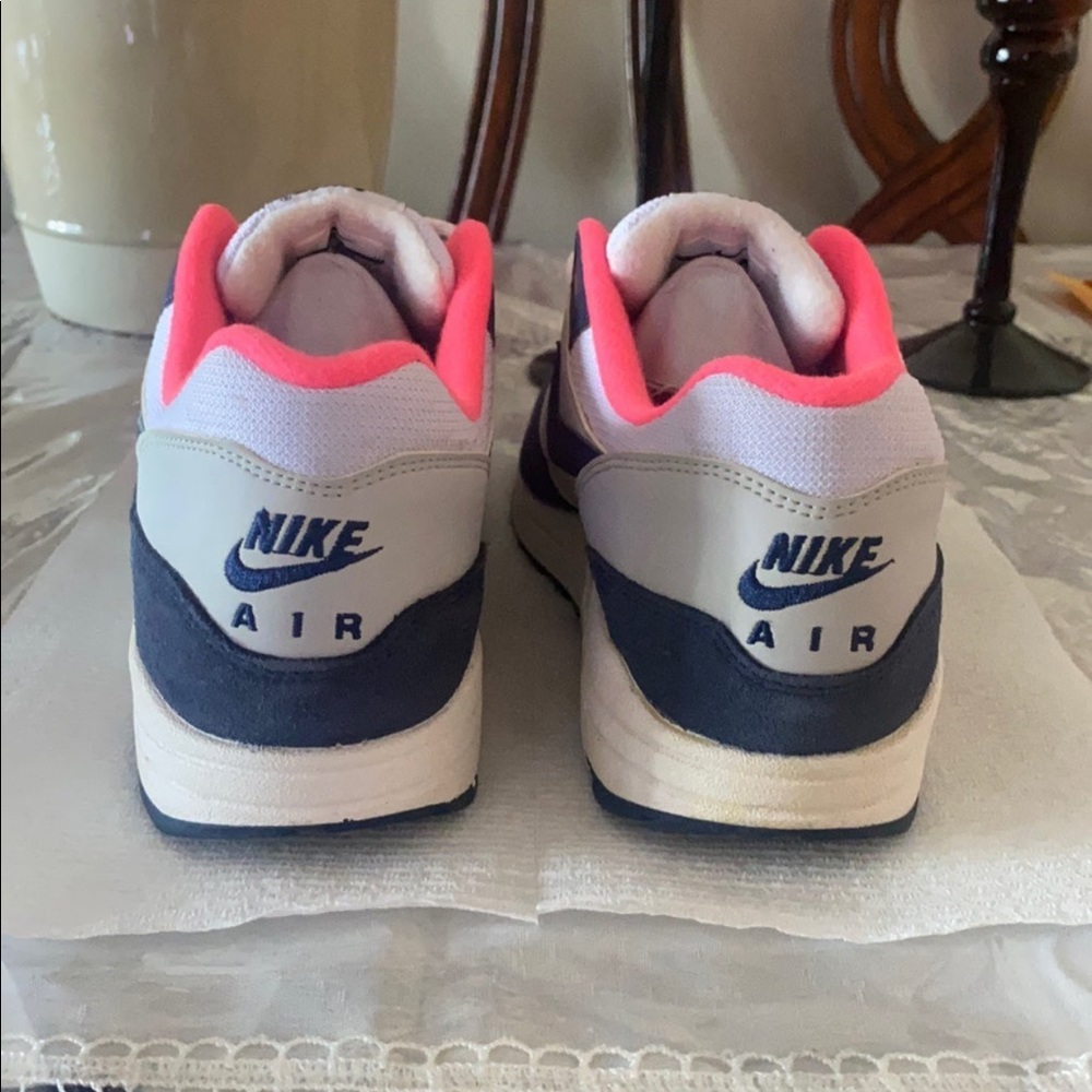 Air Max View 3